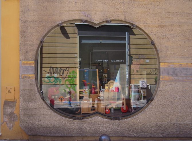 カルロ・スカルパ設計 店舗の窓 | 窓のふるまい学 | 窓研究所 WINDOW