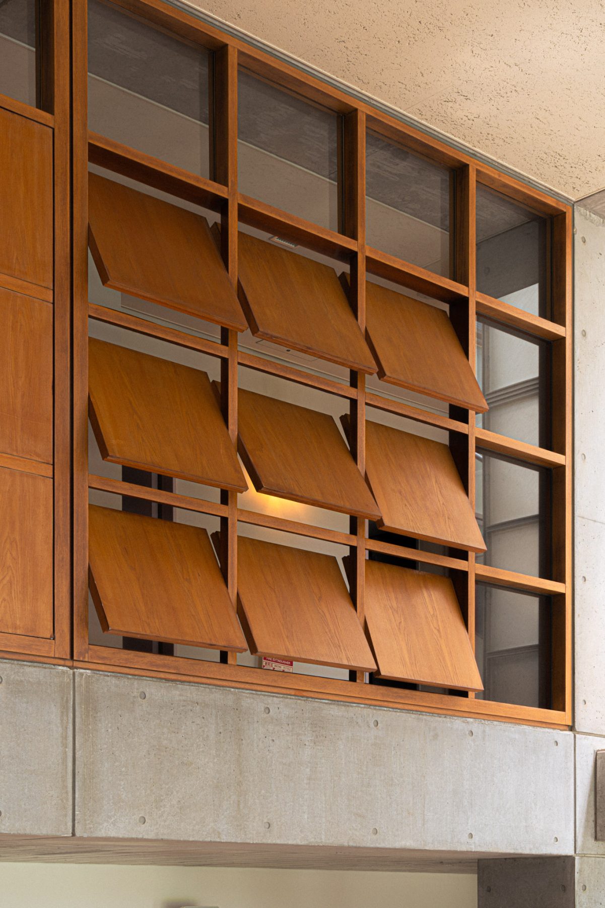 2階廊下の換気窓