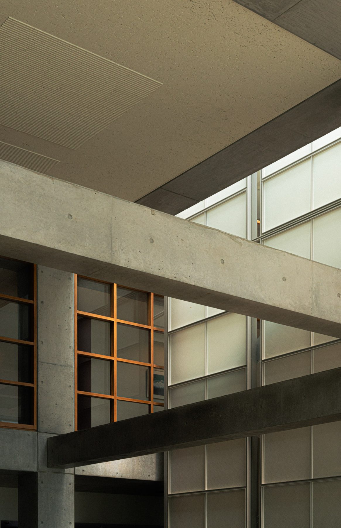 ホールのコンクリート梁